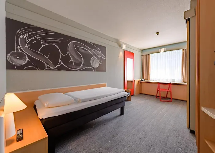 Hotel Ibis Alsterring 3*