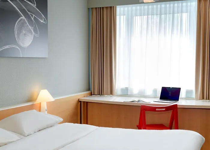 Ibis Alsterring Hotel 3*