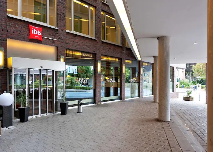 Ibis Alsterring 3*