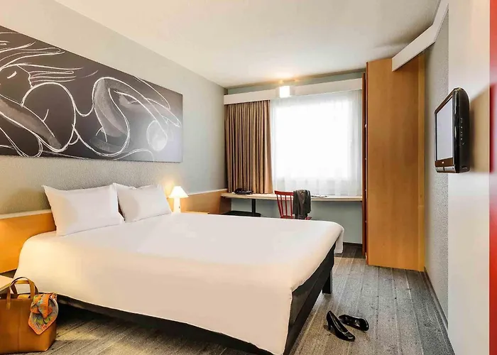 Ibis Alsterring 3*