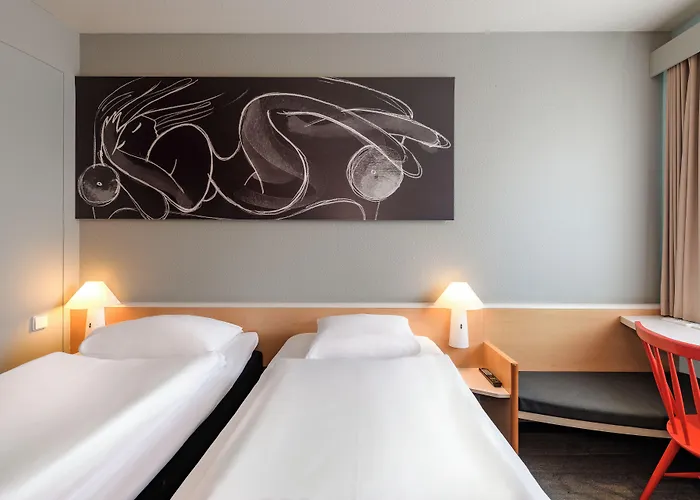 Ibis Alsterring 3*
